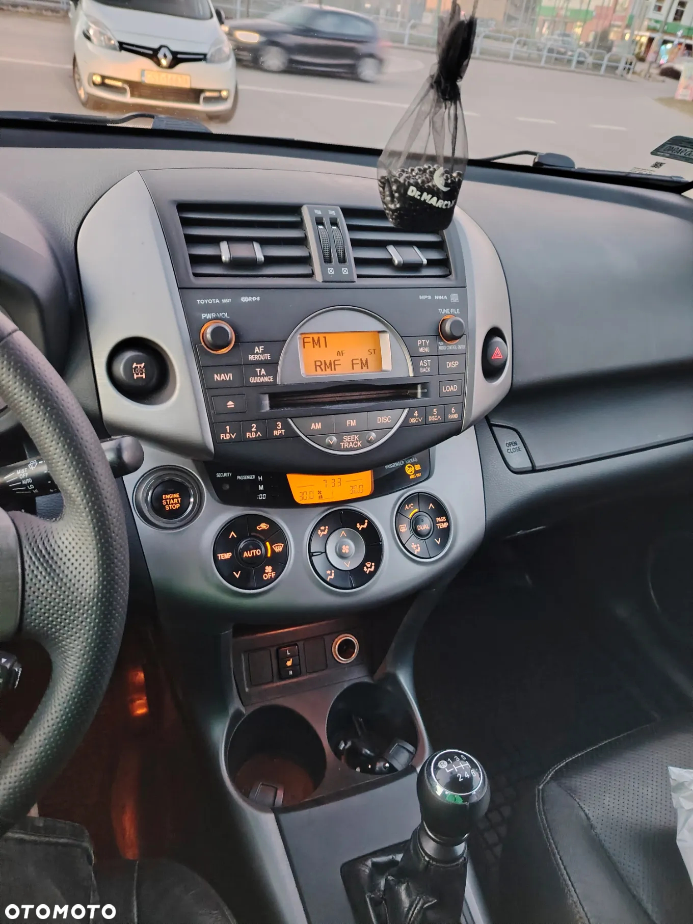 Toyota RAV4 - 9