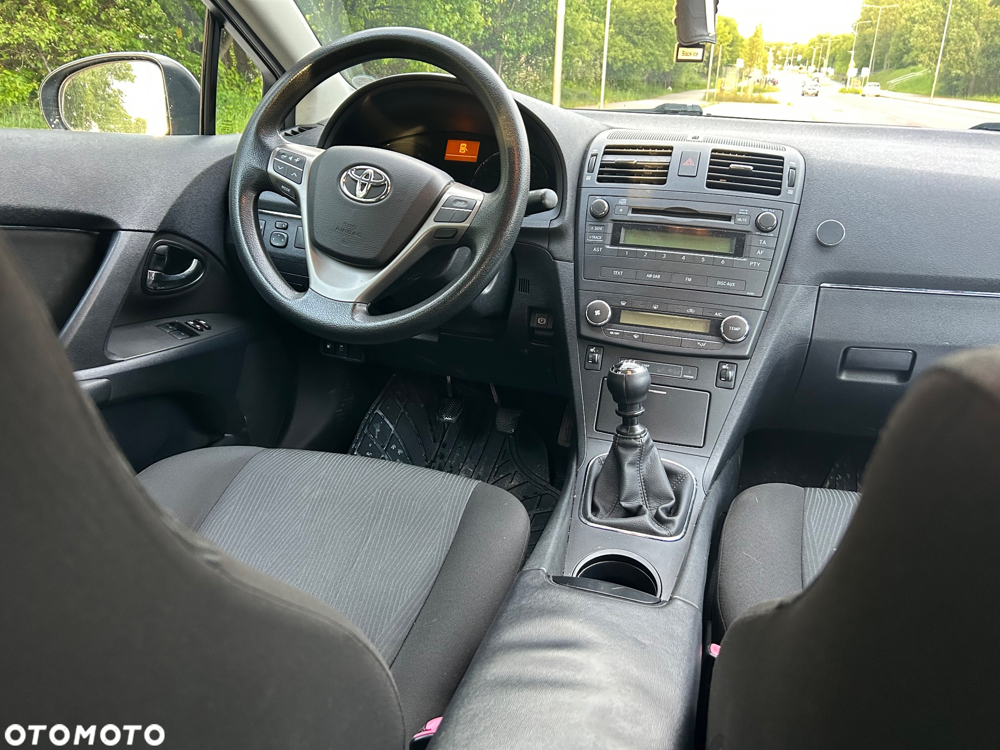 Toyota Avensis 1.6 Active - 12