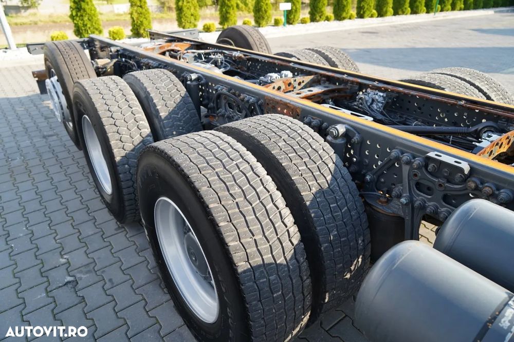 Mercedes-Benz AROCS 3248 / 8X4 / TRIDEM / ȘASIU 8M / DIRECȚIE ȘI PUNȚĂ RIDICABILĂ / RETARDER - 16