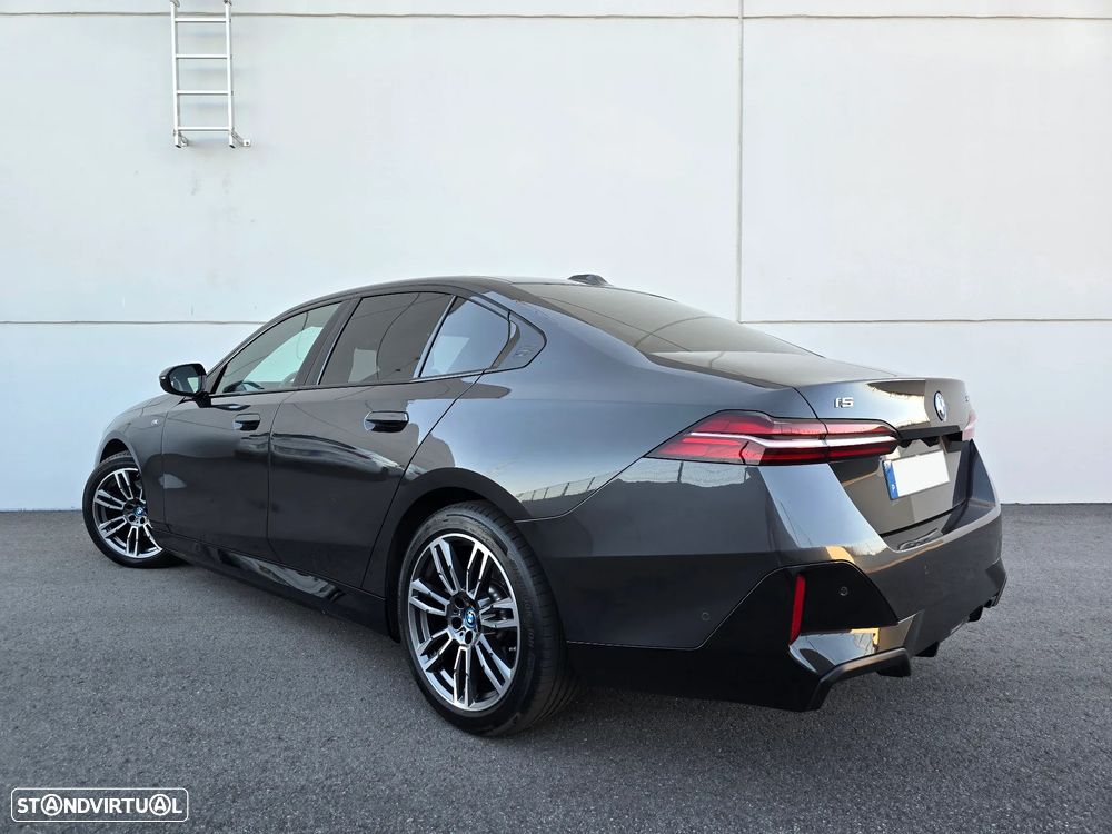 BMW i5 eDrive40 Pack Desportivo M - 11