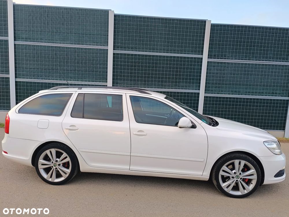 Skoda Octavia 2.0 TDI CR DPF RS - 16