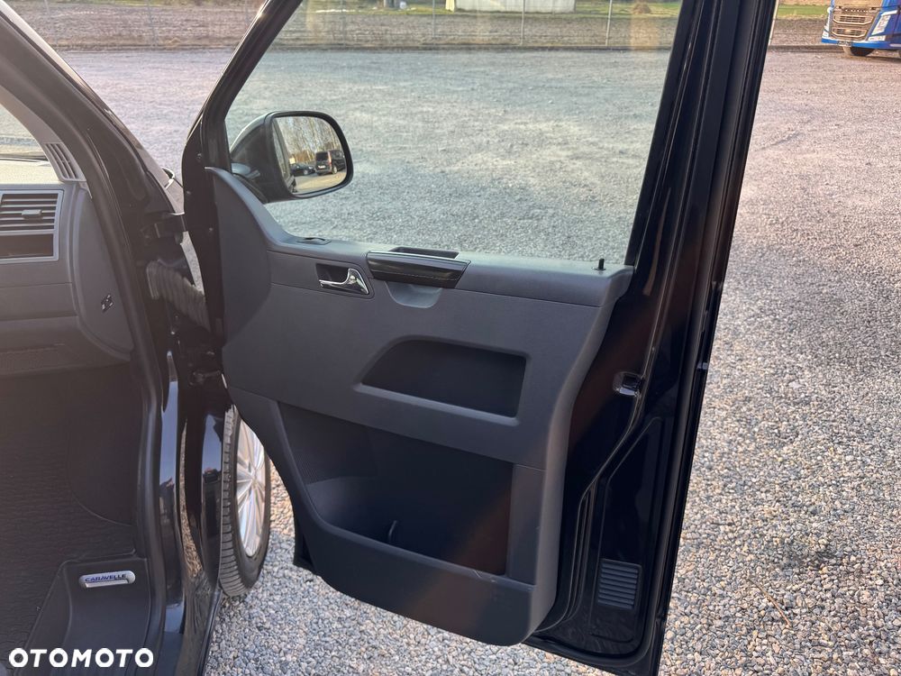 Volkswagen Caravelle - 18