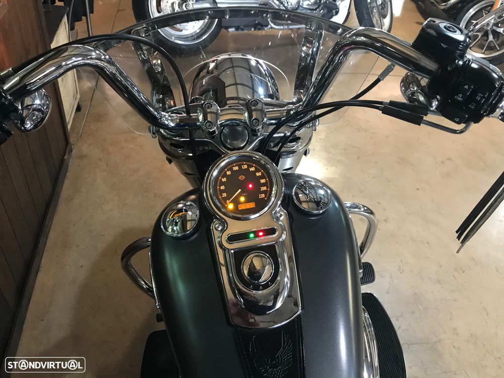 Harley-Davidson Dyna Switchback FLD 103 - 4