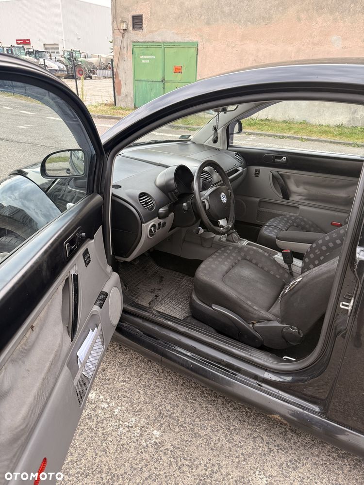 Volkswagen New Beetle - 5