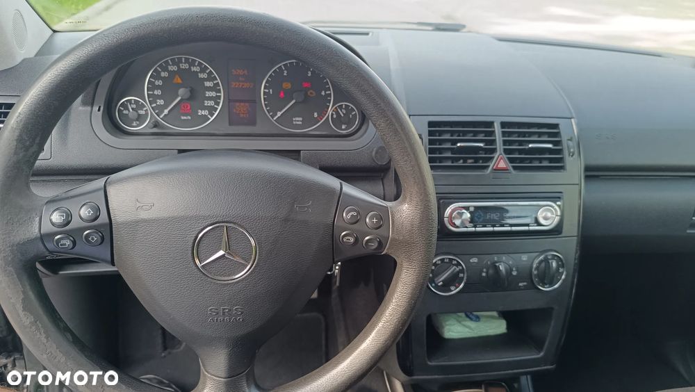 Mercedes-Benz Klasa A 180 CDI Elegance Edition 10 - 19