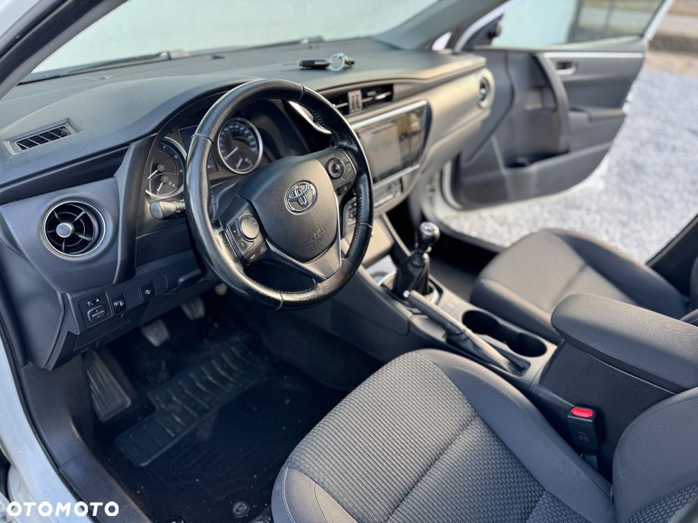 Toyota Corolla 1.4 D-4D Comfort - 22