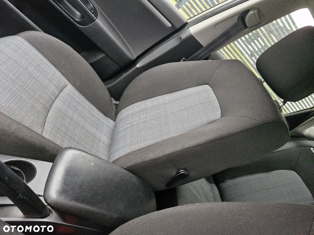 Kia Ceed - 21