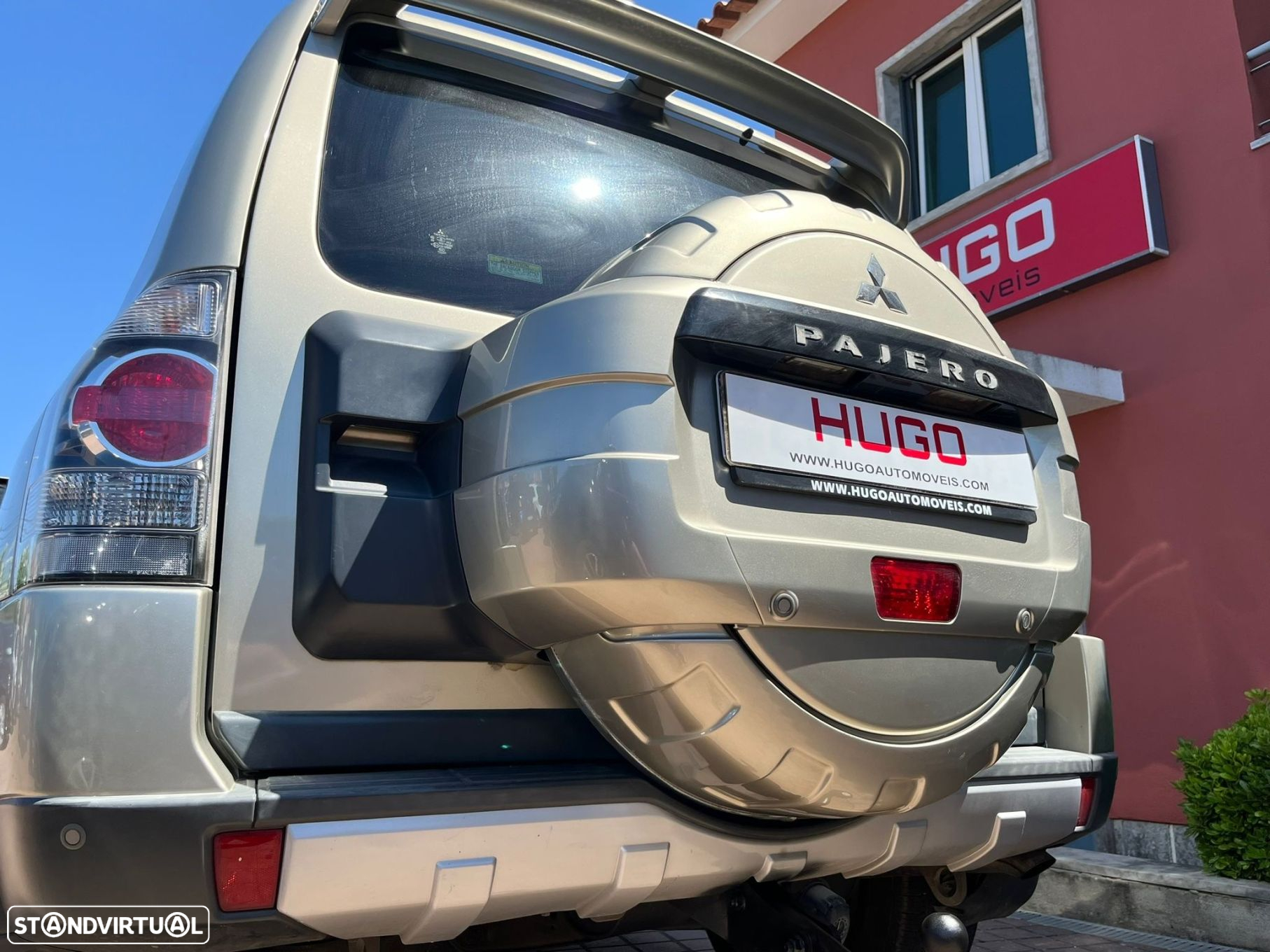 Mitsubishi Pajero - 10
