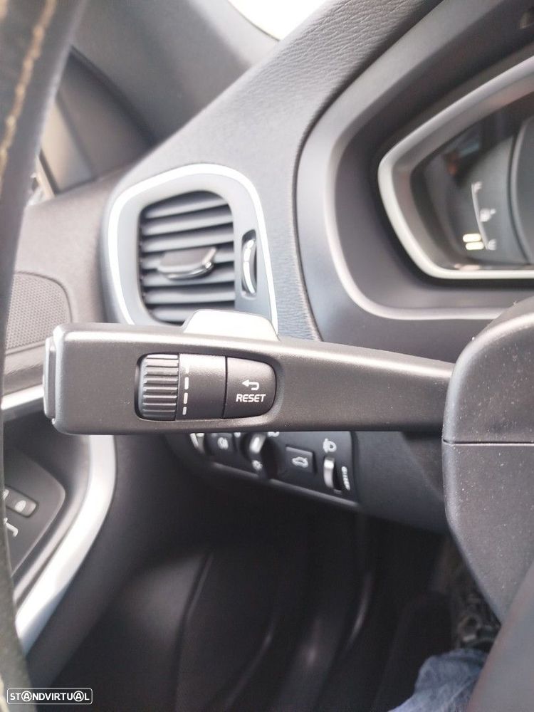 Volvo V40 2.0 D4 R-Design - 31