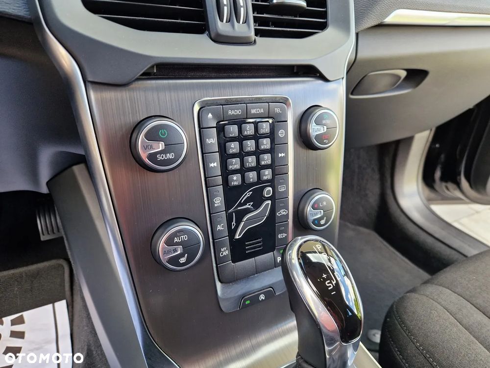 Volvo V40 D2 Geartronic Momentum - 29