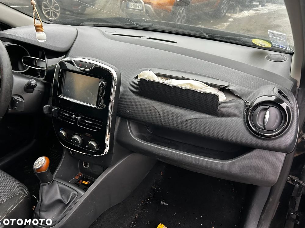 Renault Clio - 17