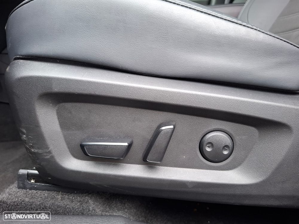 Mitsubishi Outlander 2.4 PHEV Intense - 24