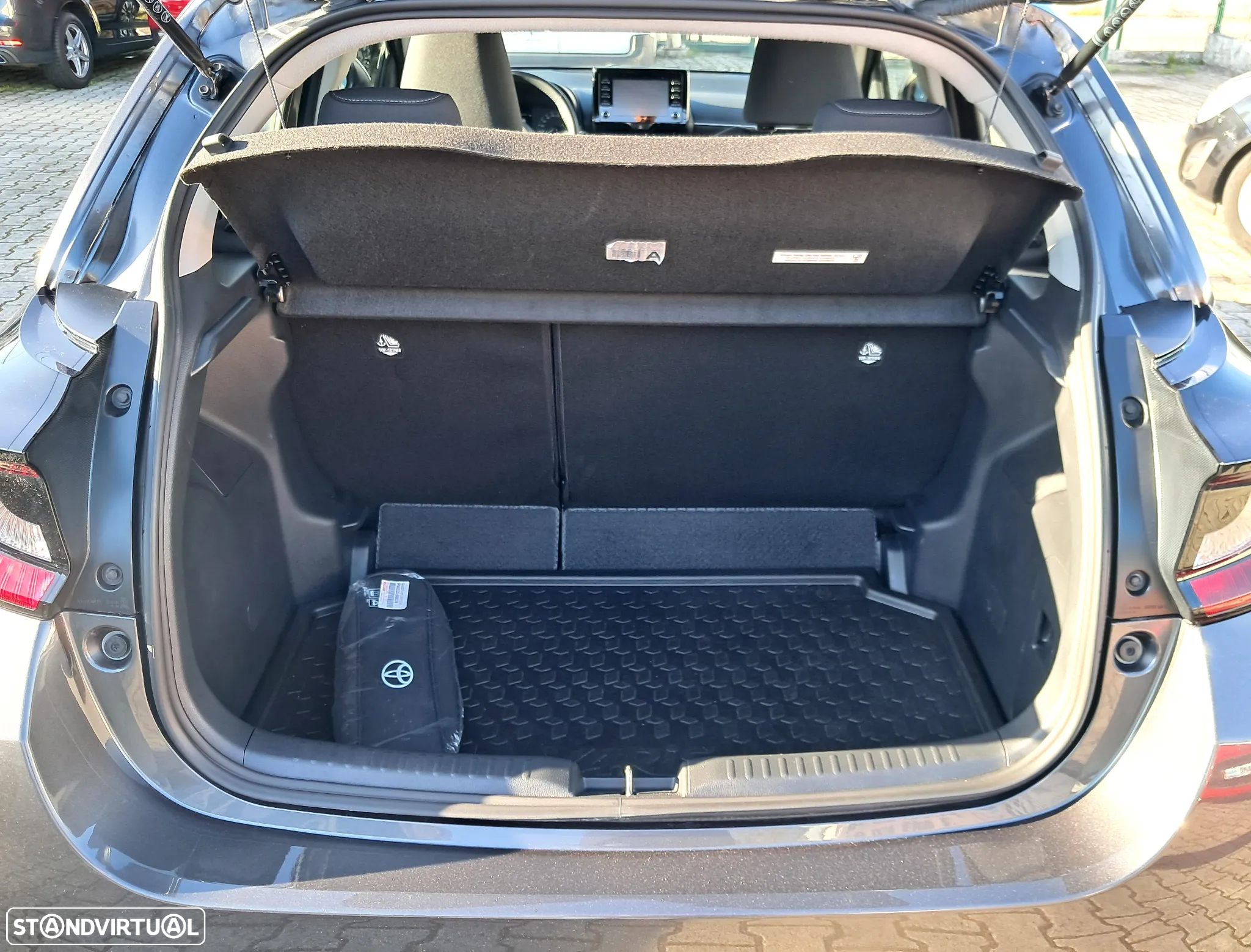 Toyota Yaris 1.0 VVT-i Comfort Plus - 12