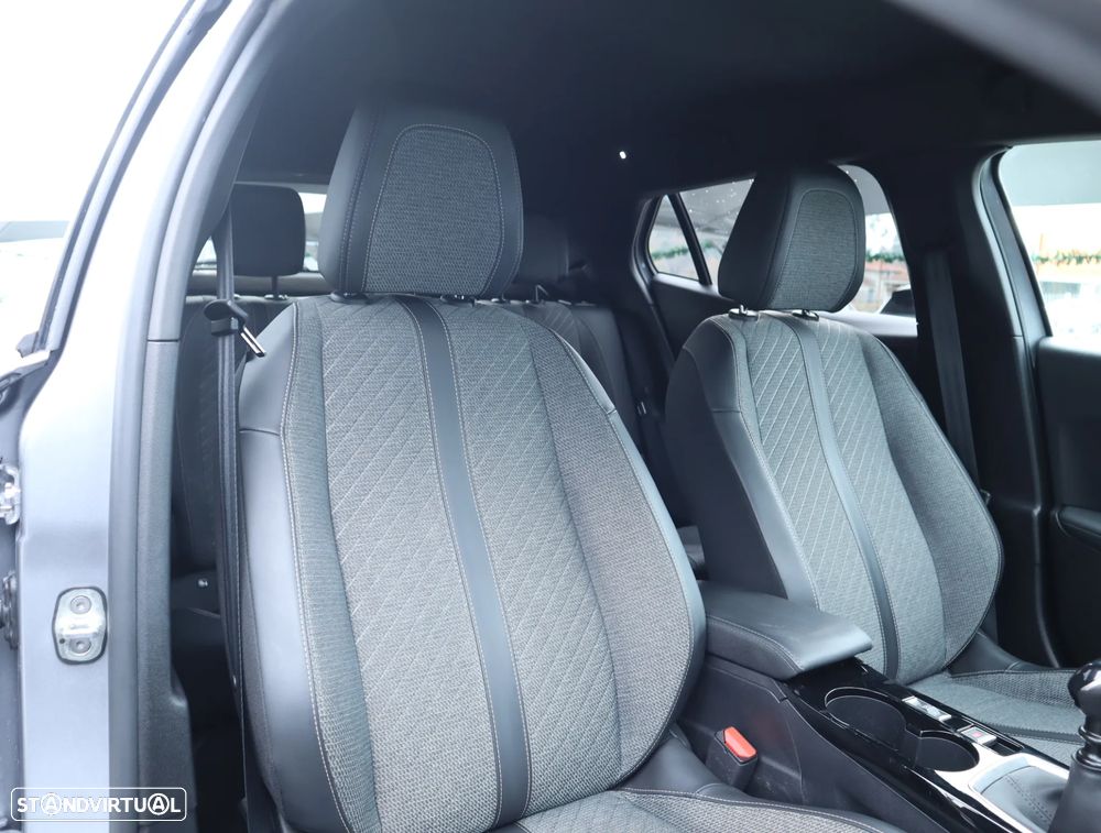 Peugeot 2008 1.2 PureTech Allure - 4