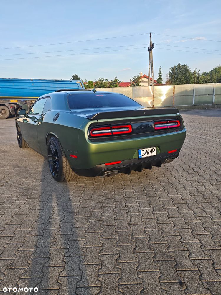 Dodge Challenger 5.7 R/T - 8