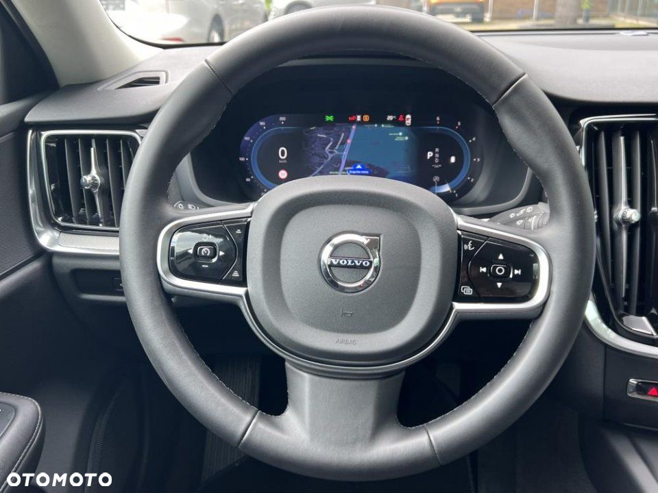 Volvo V60 Cross Country - 11