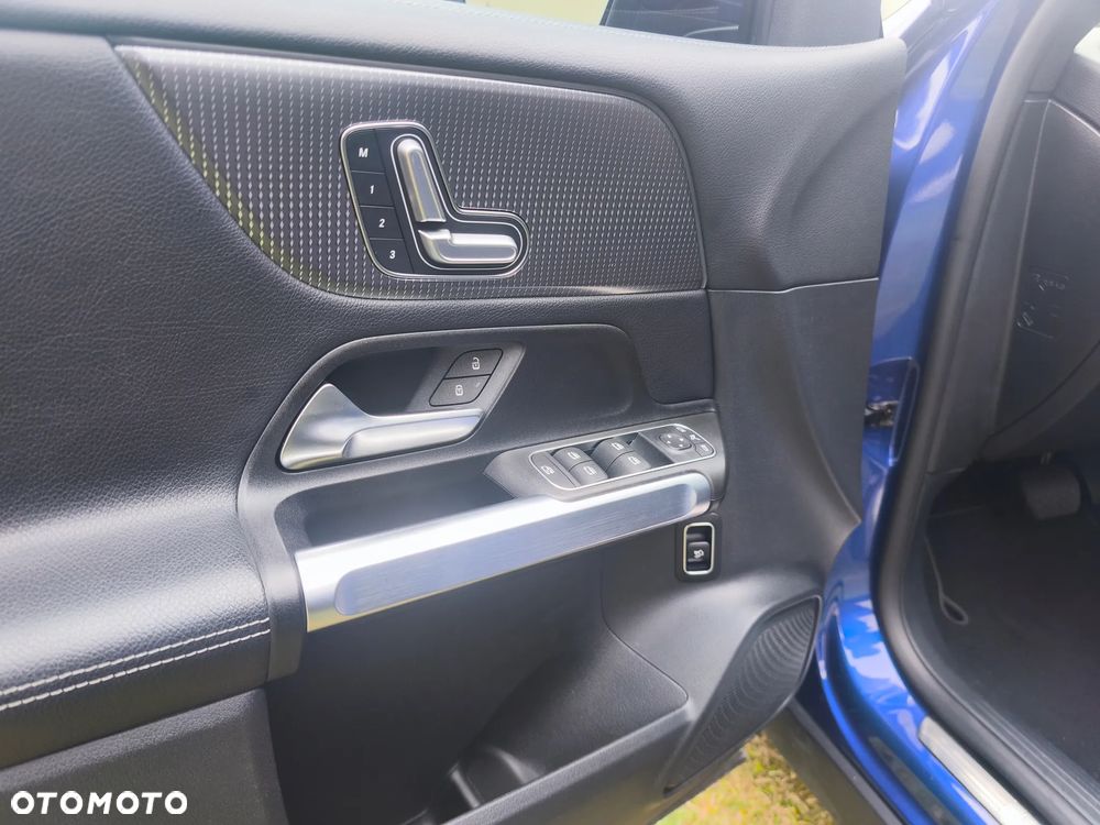 Mercedes-Benz GLB 250 8G-DCT Progressive - 13
