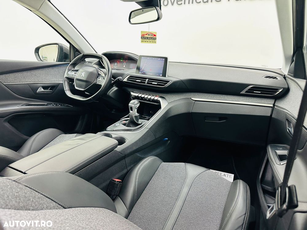 Peugeot 5008 1.2 Puretech Turbo s&s GT-Line - 23