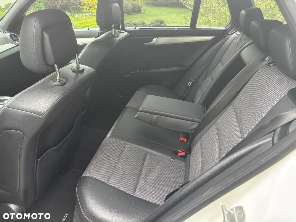 Mercedes-Benz Klasa C 250 CDI DPF Automatik BlueEFFICIENCY Avantgarde - 19