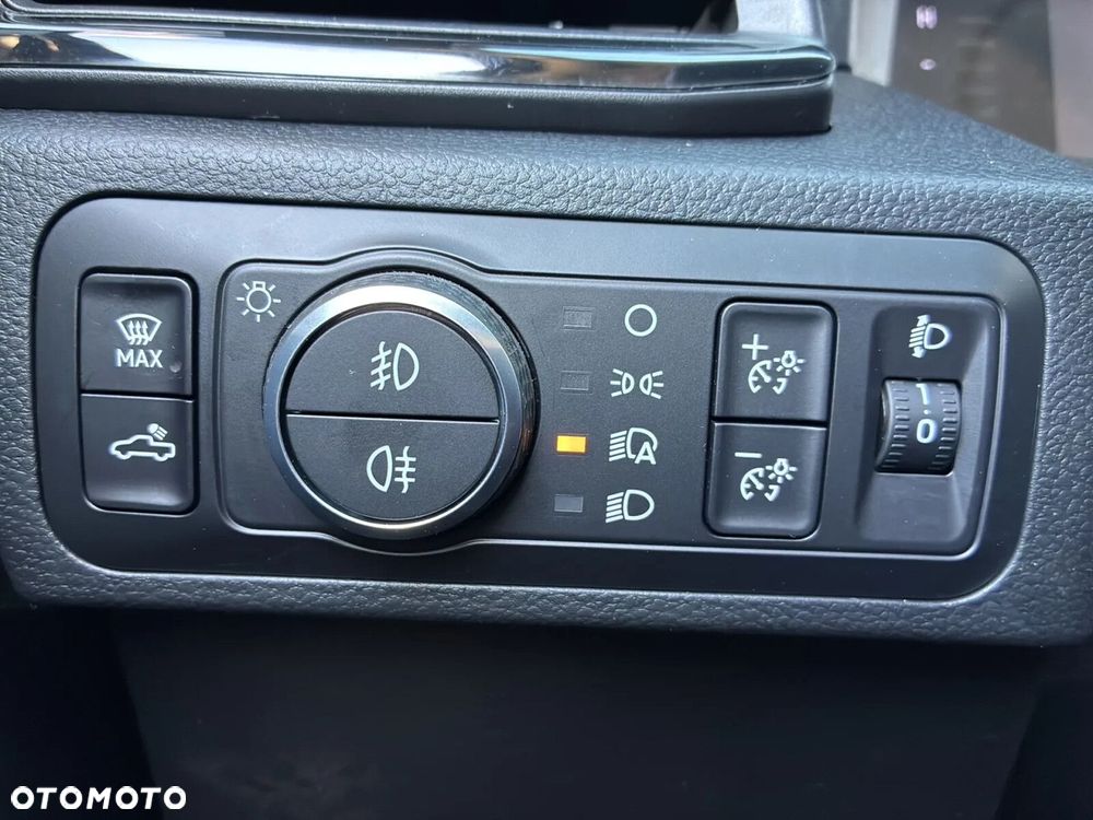 Volkswagen Amarok - 25