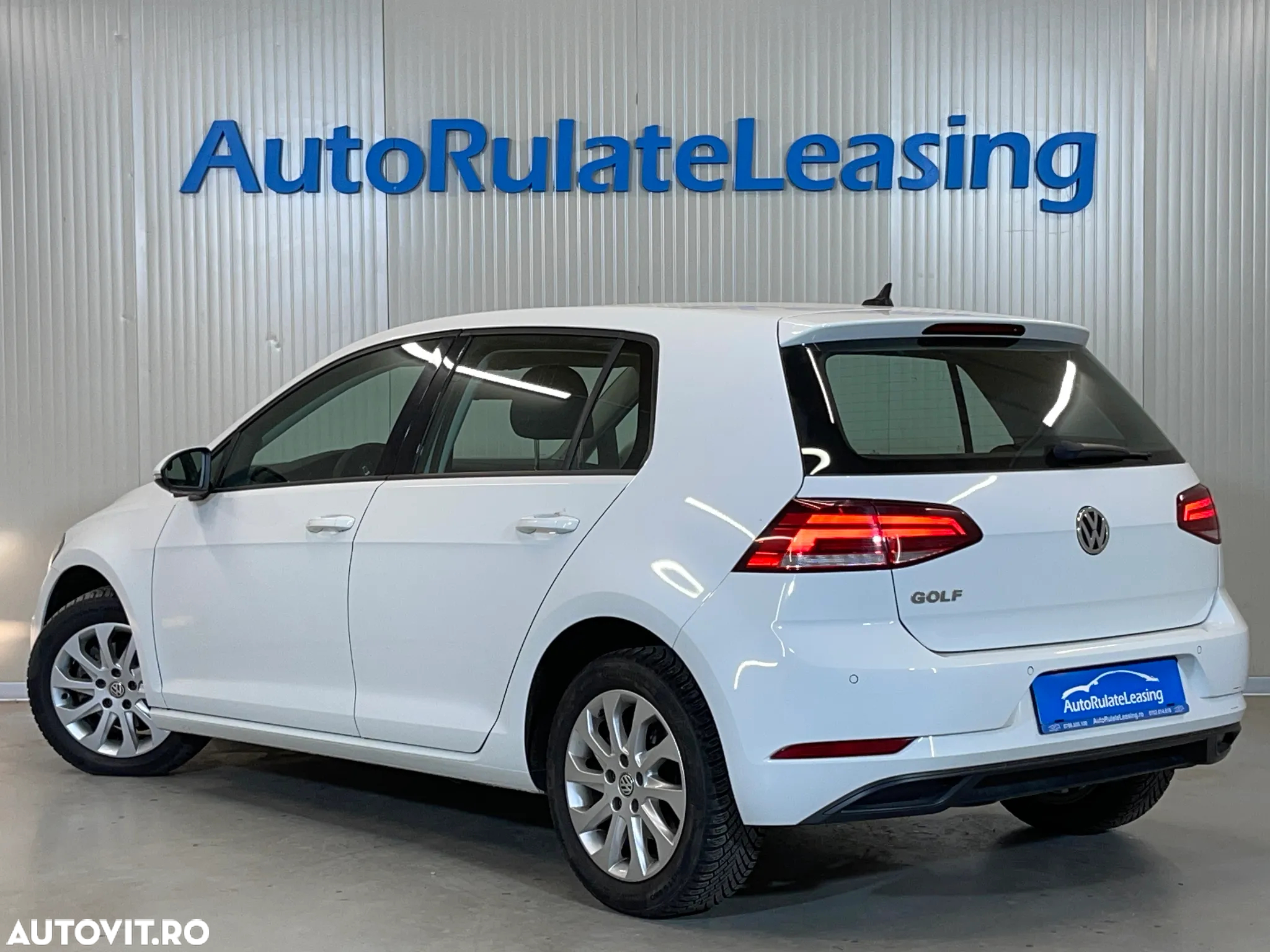 Volkswagen Golf 1.6 TDI Trendline - 4