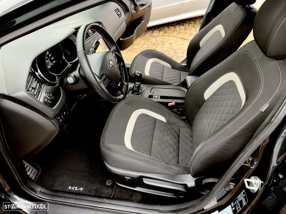 Kia Ceed SW 1.6 CRDi GT Line - 37