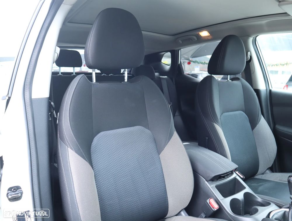 Nissan Qashqai 1.5 dCi N-Connecta - 4