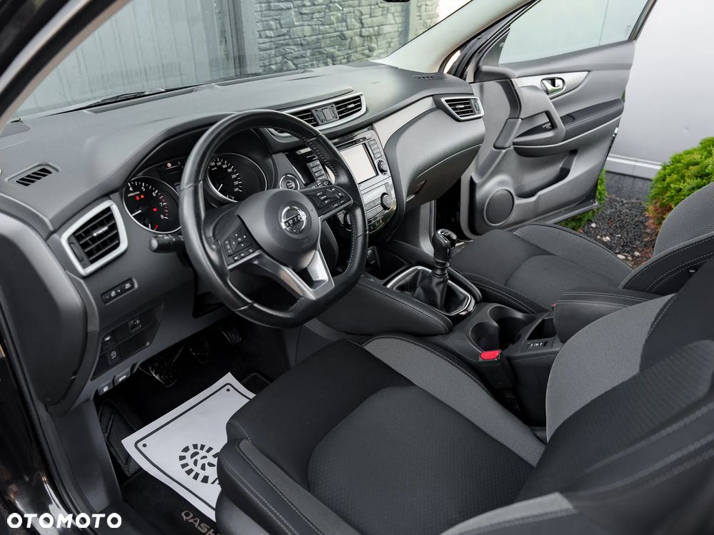 Nissan Qashqai 1.2 DIG-T N-Connecta EU6 - 18