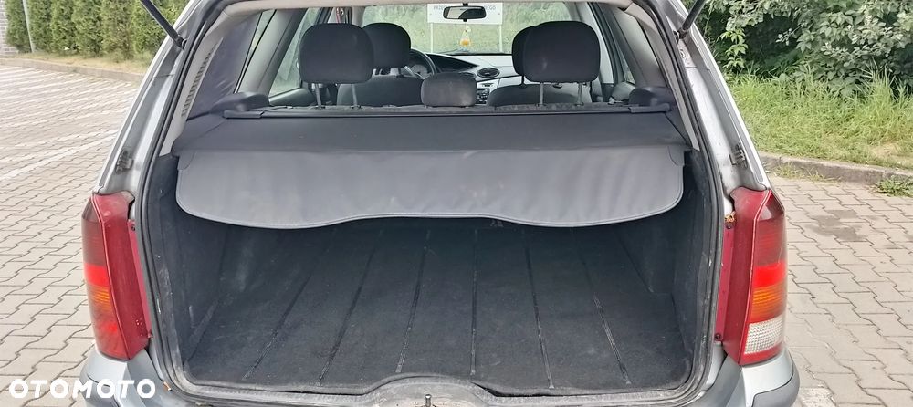 Ford Focus 1.8 TDDi Comfort - 13