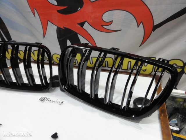 Grelha frontal em plástico ABS para BMW X3 E83 2006-2010 M4 look / dupla lâmina em preto piano brilhante - 6