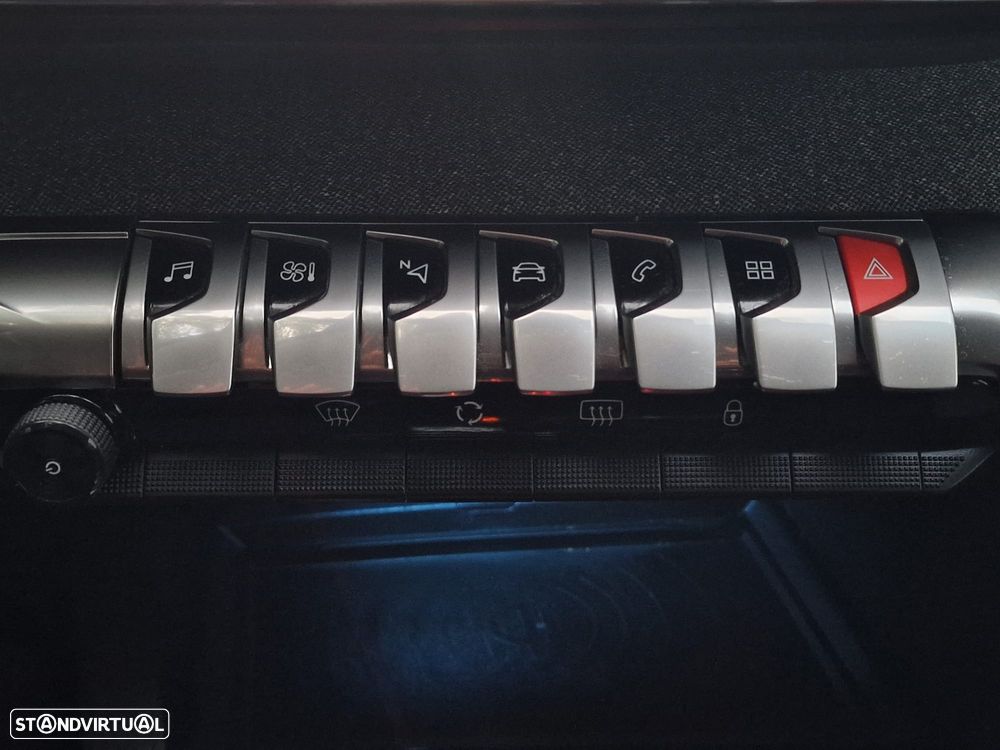 Peugeot 3008 PureTech 130 Stop & Start GPF EAT8 Allure - 25