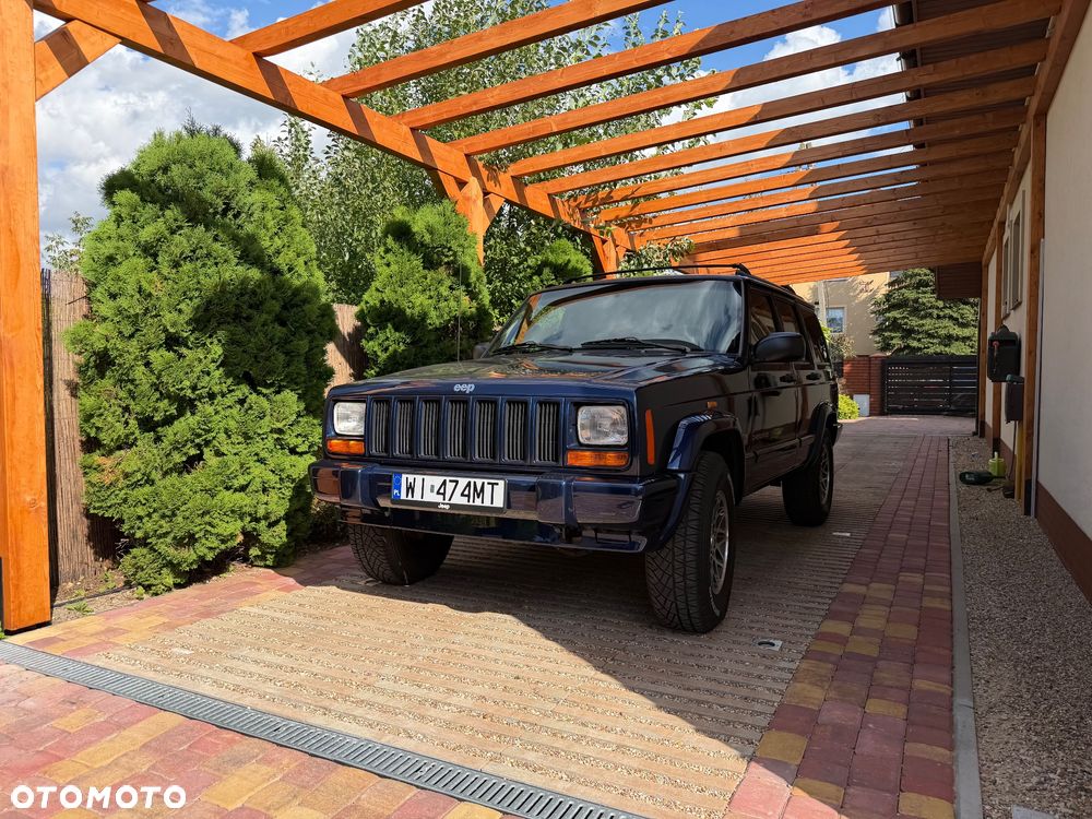Jeep Cherokee - 17
