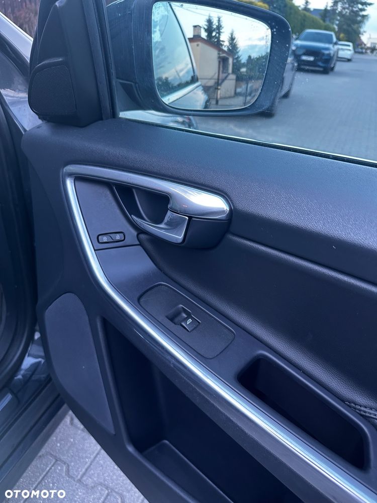 Volvo XC 60 D4 Momentum Pro - 12