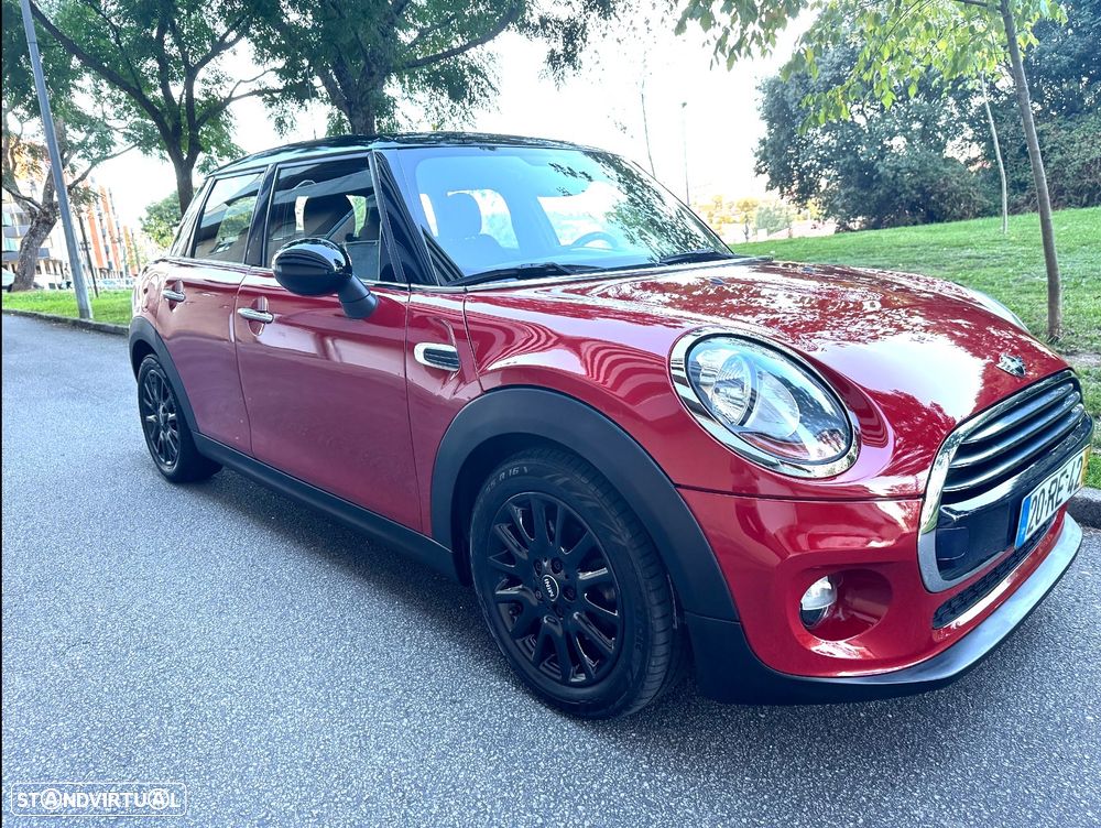 MINI 5 Portas Cooper D Auto - 2