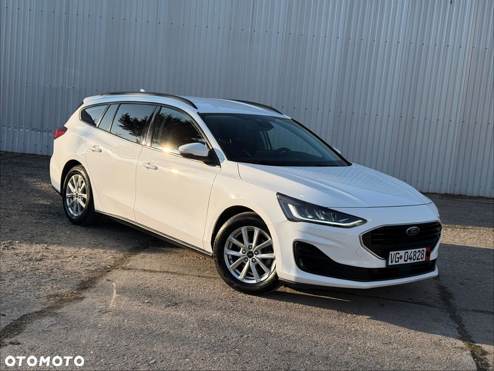 Ford Focus ver-1-5-ecoblue-start--stopp--system-titanium - 4