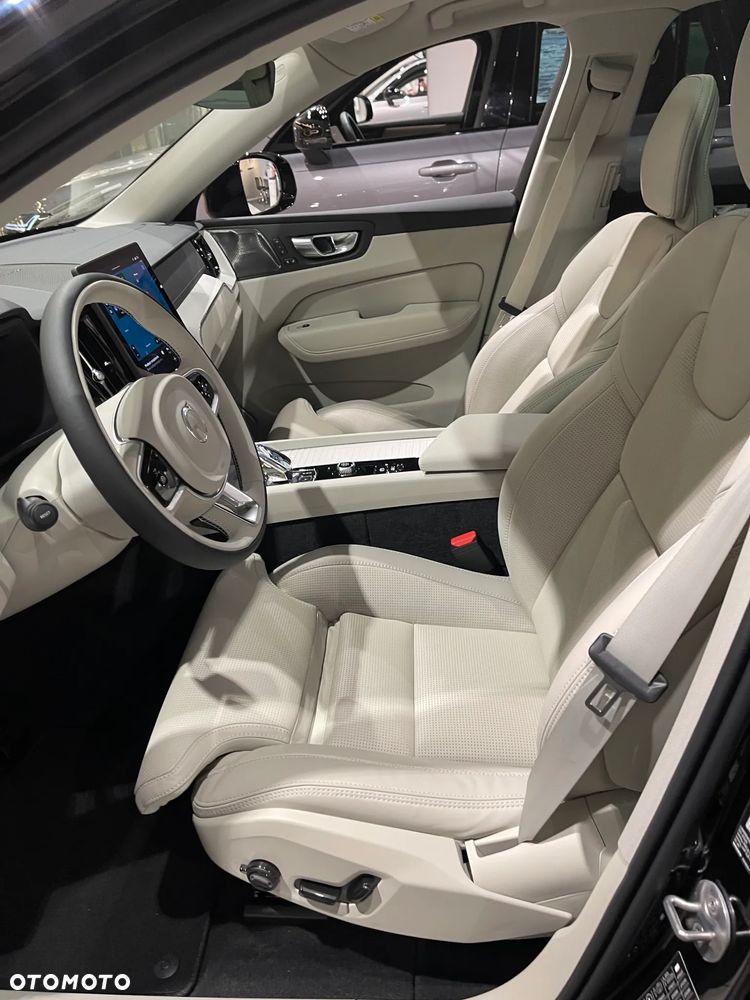Volvo XC 60 T6 Plug-In Hybrid AWD Ultra Dark - 10