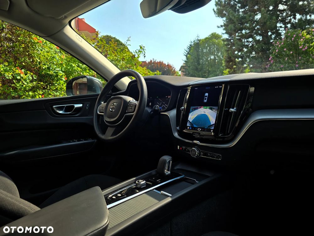 Volvo XC 60 B4 D Momentum Pro - 28