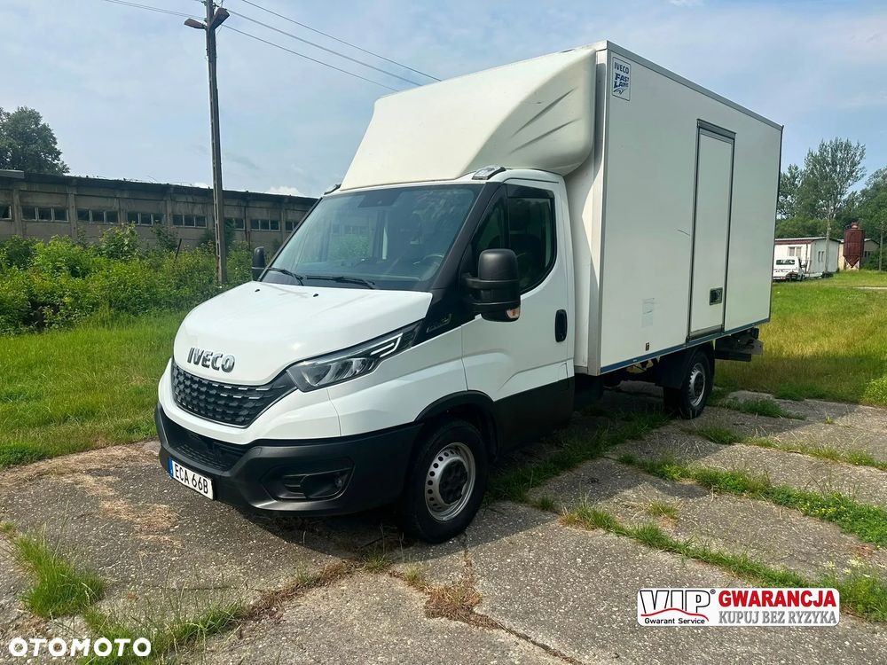 Iveco Daily 35-160 KONTENER+WINDA (udźwig 750kg) 2.3 diesel 156 kM automat 2021 DRZWI W KONTENERZE Z OBU STRON, WEBASTO, KAMERA COFANIA, GOTOWY DO PRACY! - 2