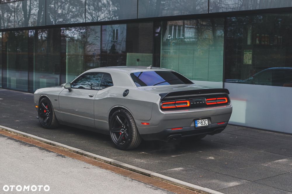 Dodge Challenger 5.7 R/T - 4