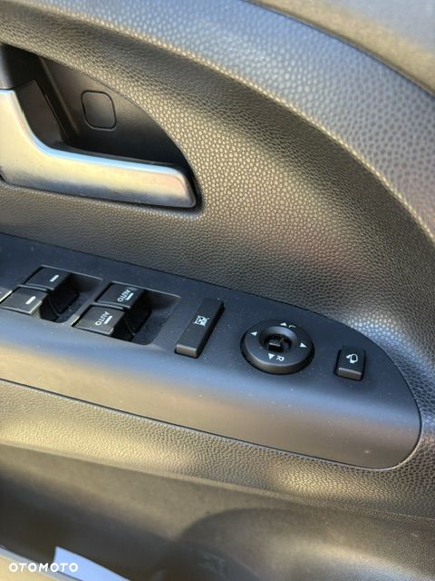 Kia Venga 1.4 Business Line - 13