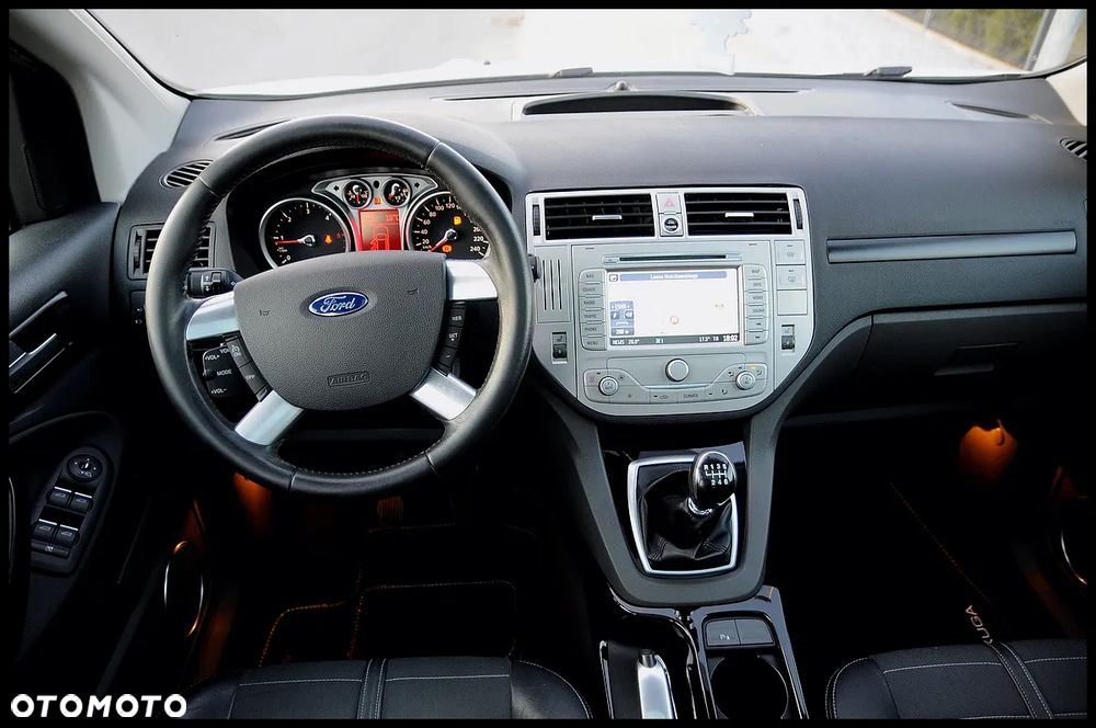 Ford Kuga 2.0 TDCi 4x4 Titanium - 34