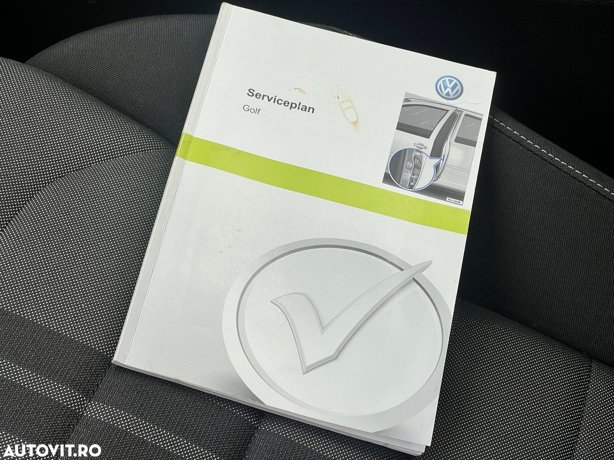 Volkswagen Golf 1.6 TDI BMT Comfortline - 23