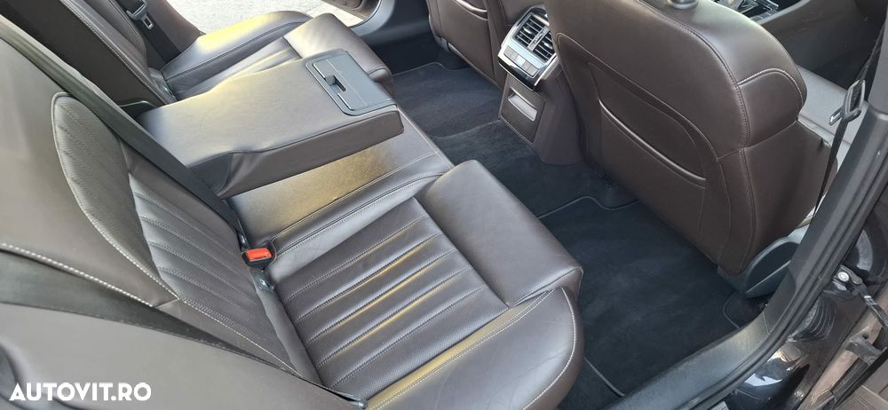 Skoda Superb 2.0 TDI DSG L&K - 13