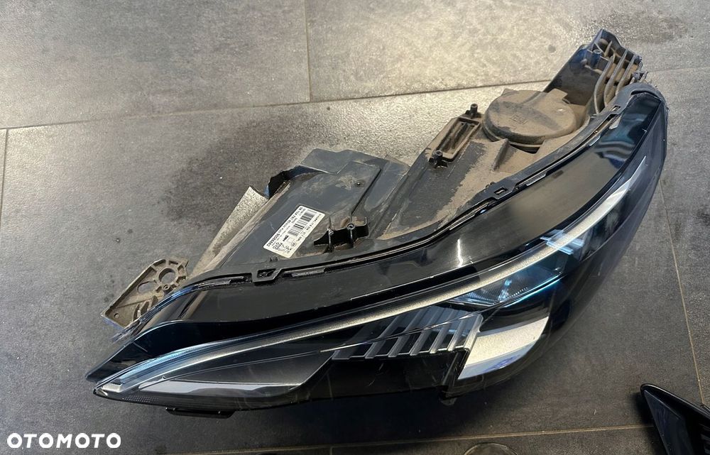 PEUGEOT 5008 II LAMPA LEWA PRZÓD ZWYKŁA  LED 9810478180 - 6