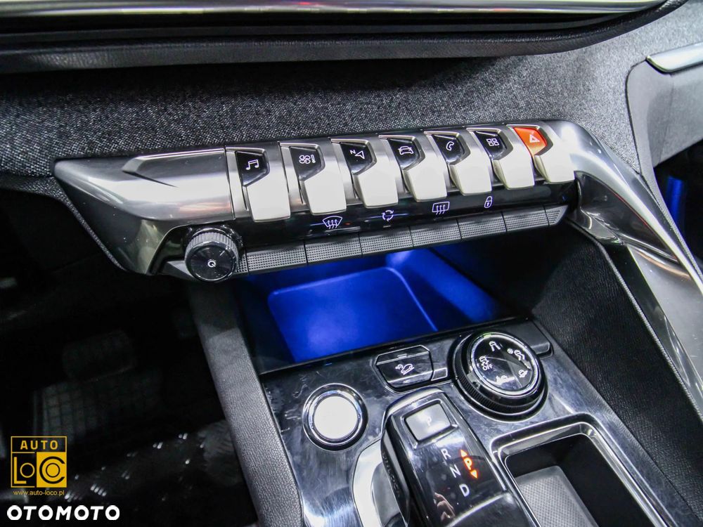 Peugeot 3008 1.6 BlueHDi Allure S&S EAT6 - 27