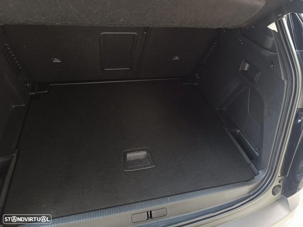 Peugeot 3008 1.2 PureTech Allure Pack EAT8 - 32