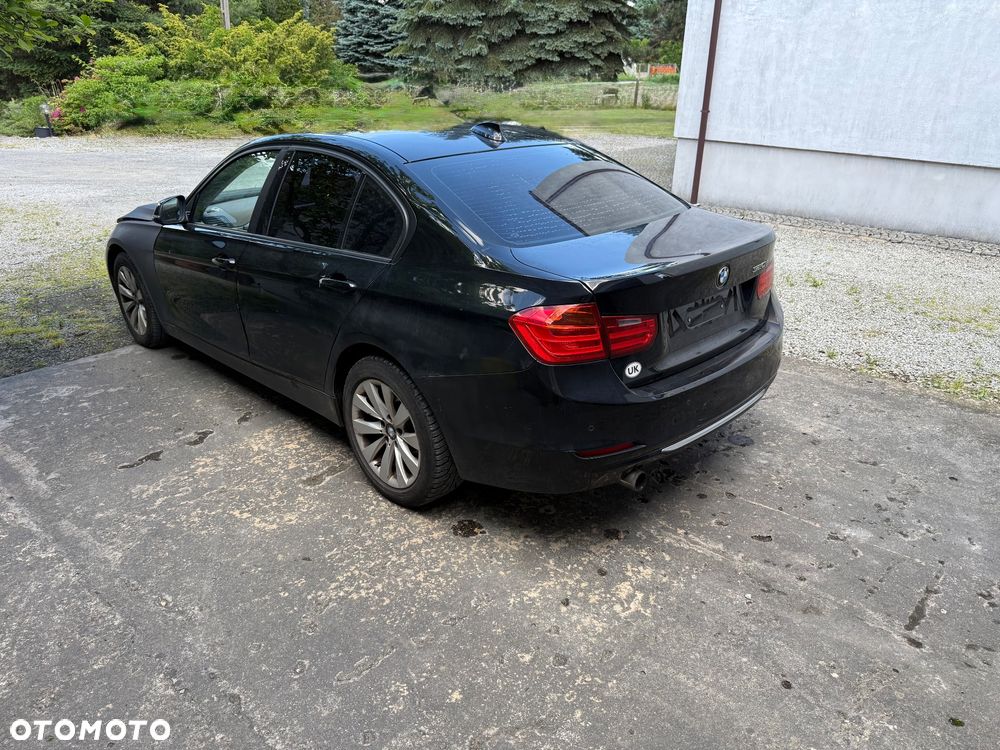 BMW Seria 3 320i - 6