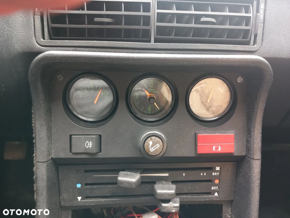 Porsche 924 - 30