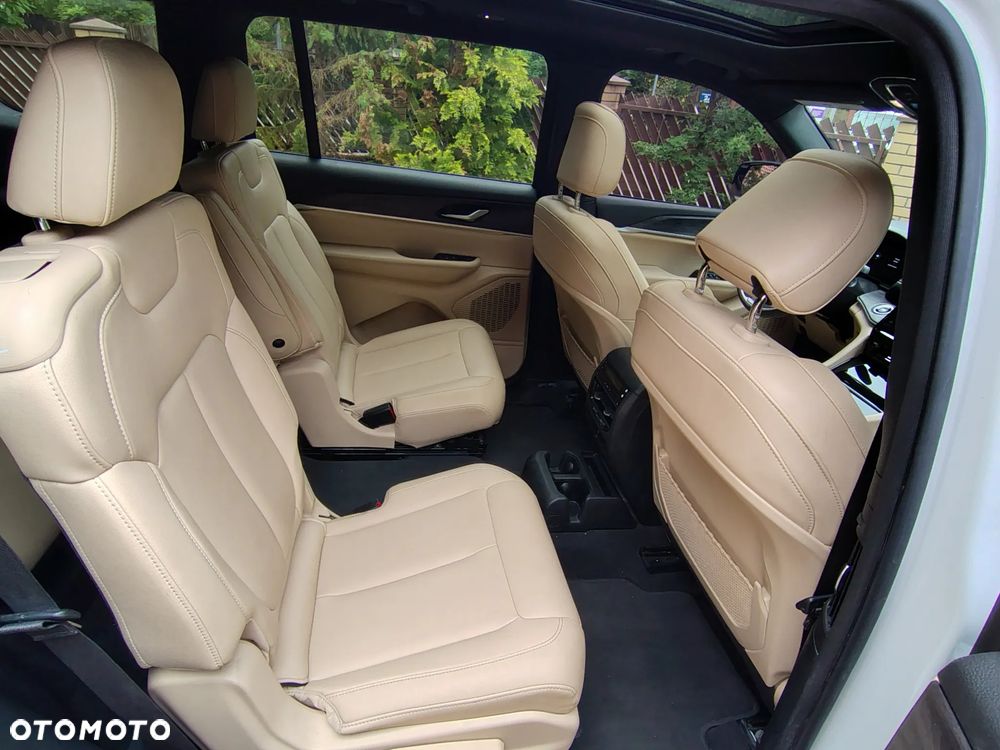 Jeep Grand Cherokee - 26