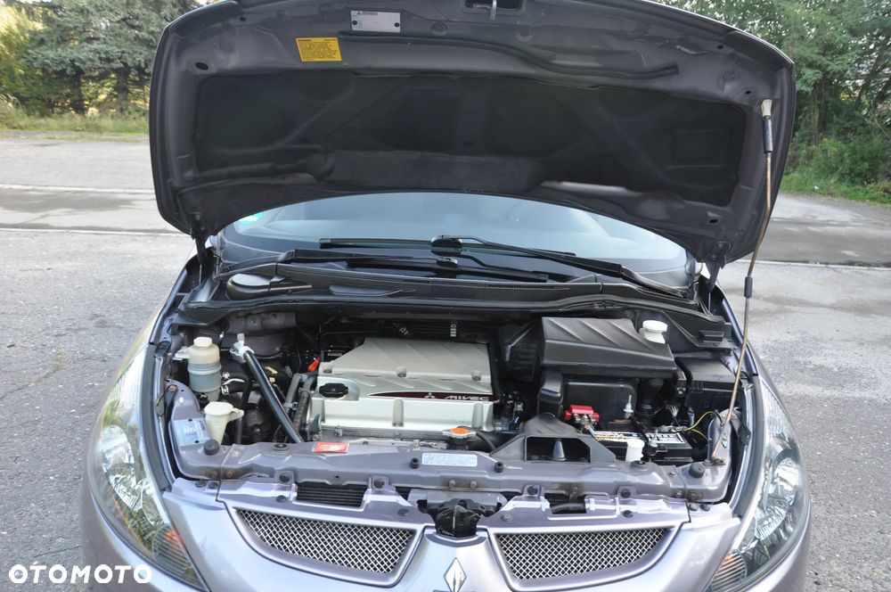 Mitsubishi Grandis - 40